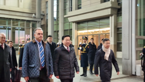 PRESIDENTE DE URUGUAY LLEGA A BEIJING PARA INICIAR SU VISITA DE ESTADO A CHINA