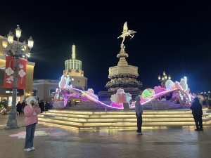 ENTRE CAMINOS: LA CELEBRACIÓN QUE ENCIENDE MILES DE LUCES