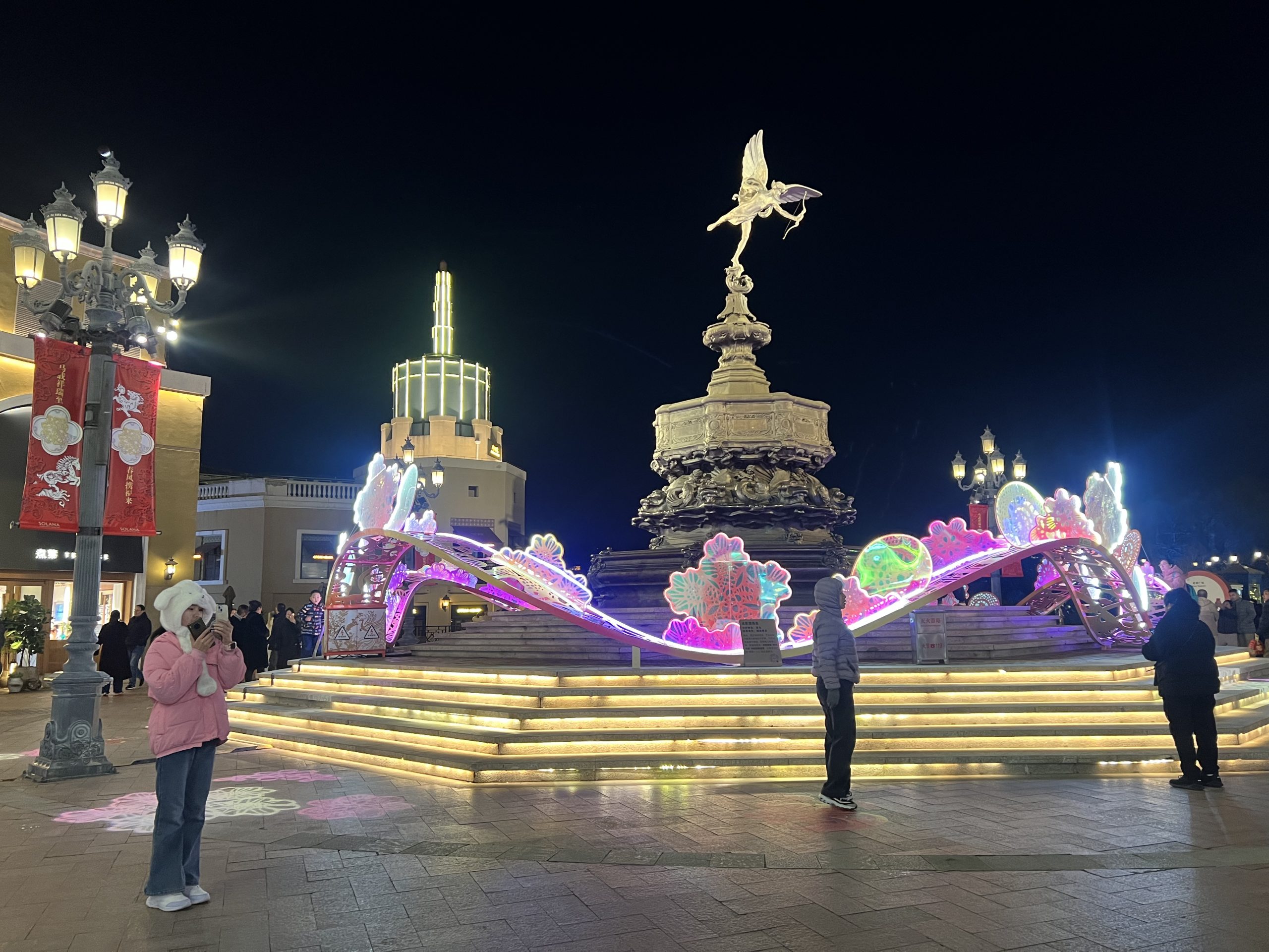 ENTRE CAMINOS: LA CELEBRACIÓN QUE ENCIENDE MILES DE LUCES
