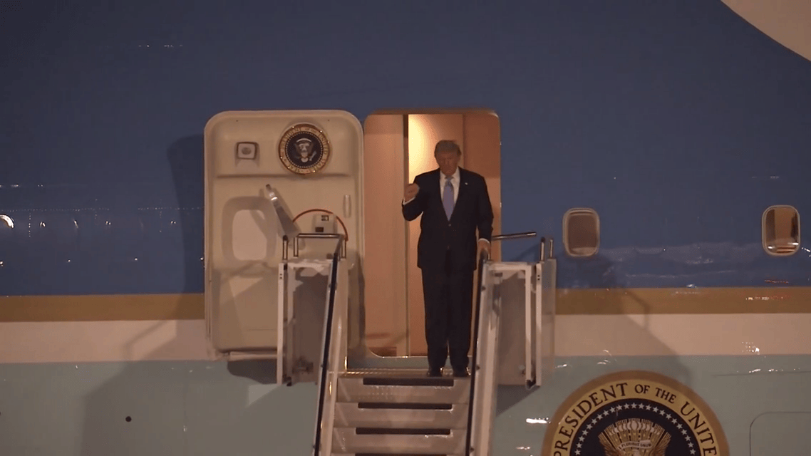 EL PRESIDENTE ESTADOUNIDENSE DONALD TRUMP LLEGA A PEKÍN