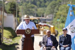 INICIAN PAVIMENTACIÓN DE CARRETERAS RURALES EN QUETZALTENANGO